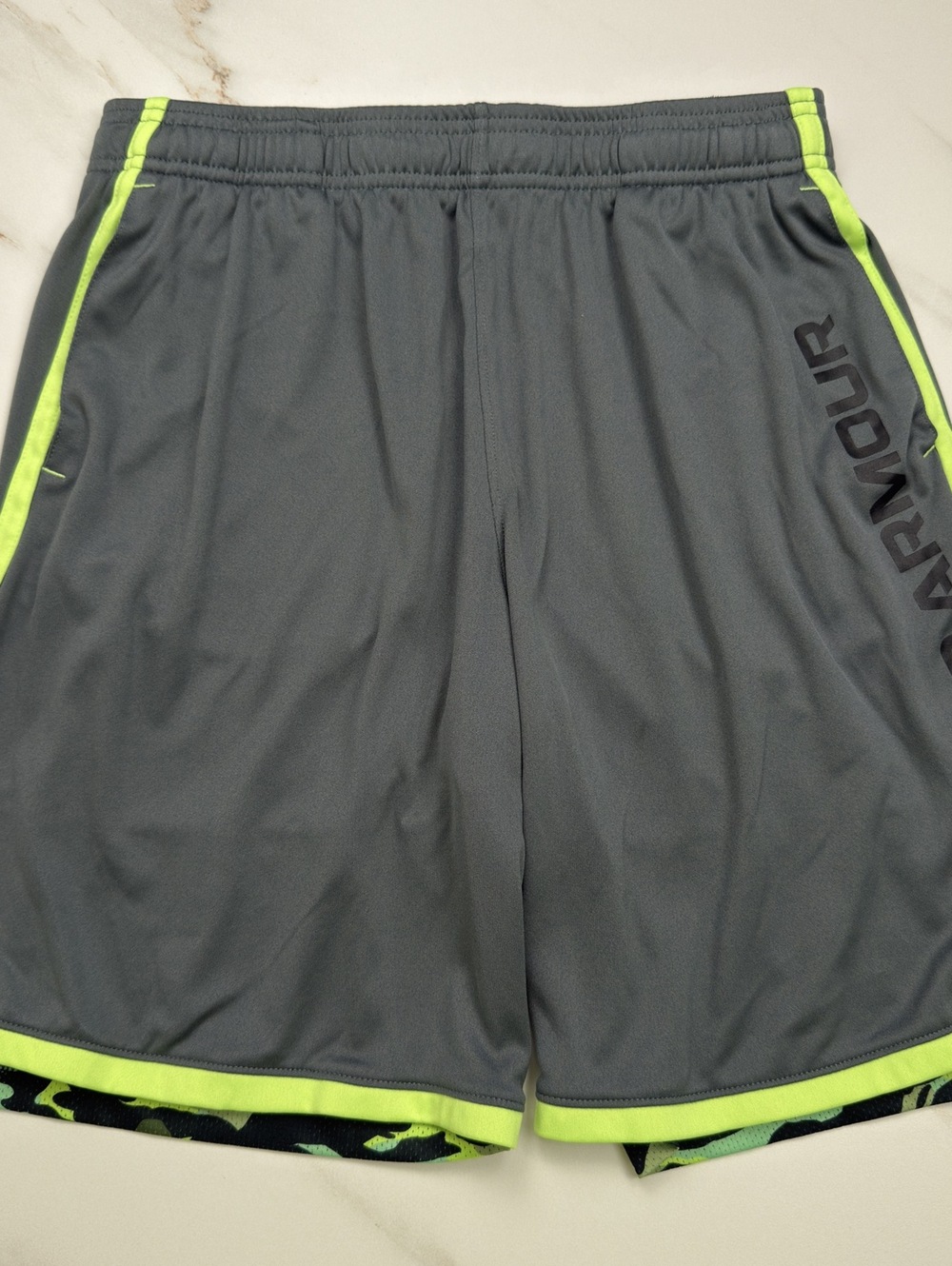 Under Armour Athletic Shorts - Boys XL